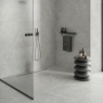 Baño con pavimento y revestimiento Storm Grey 60x60