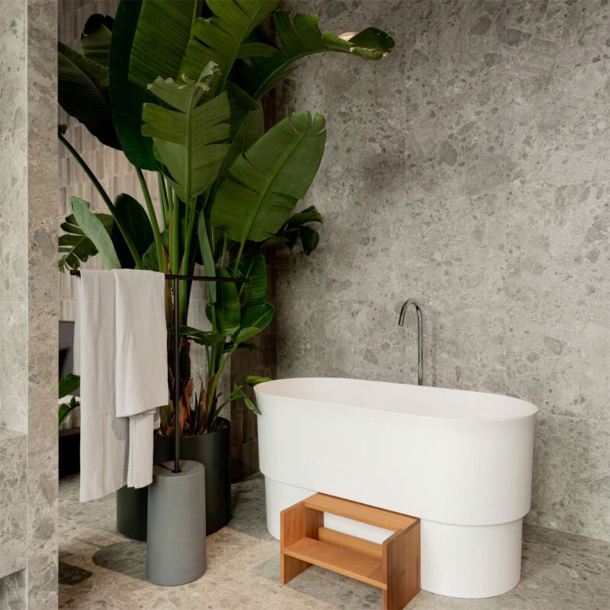 Innenraum mit Carácter Mix Grey Beschichtung 60x60