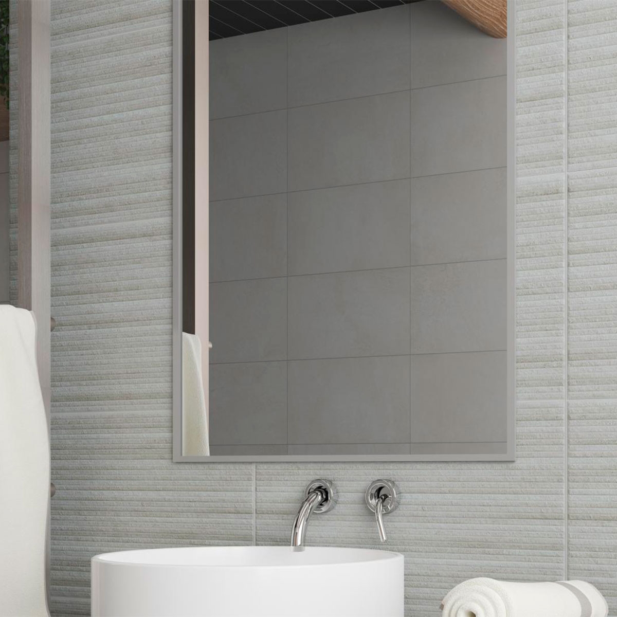 Baño con revestimiento AT Nitid Relieve Perla 33.3x55
