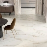 Intérieur avec sol en satin Calacata Gold 60x120