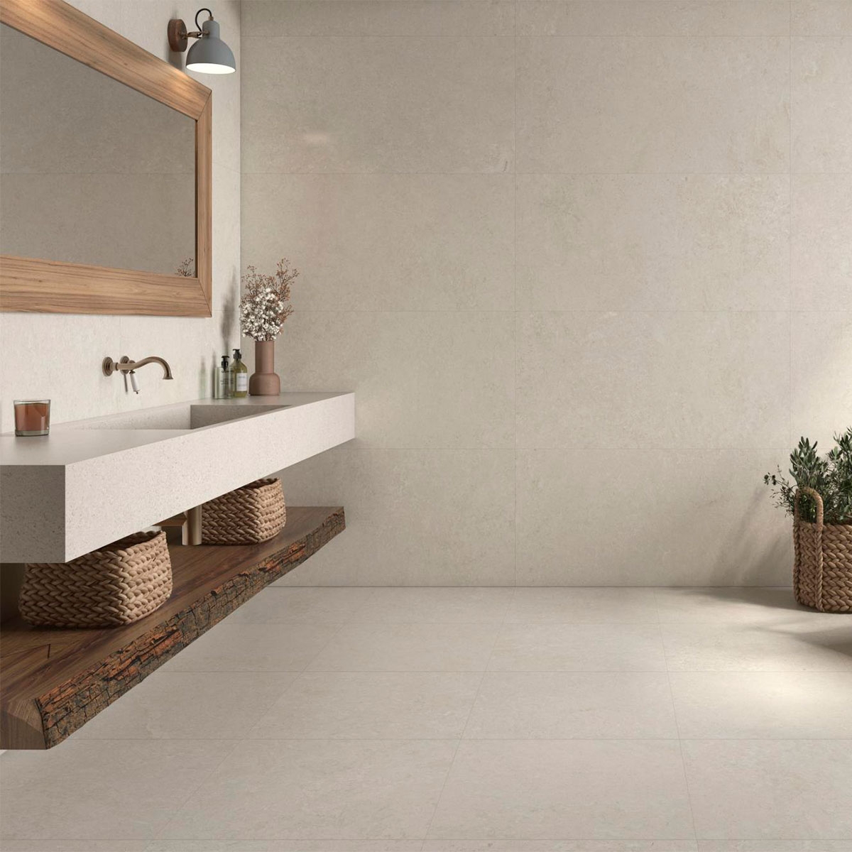 Intérieur avec revêtement mat en ivoire de Coralstone 60x120