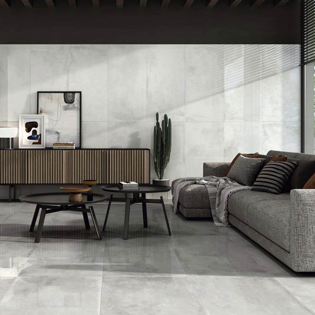 Intérieur avec revêtement gris confortable 60x120