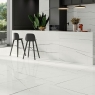 Cuisine avec carreaux de sol et mur Symphony White 60x120
