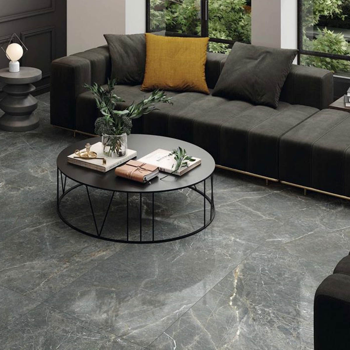 Sala de Estar com Pavimento Natural Syrah 60x120