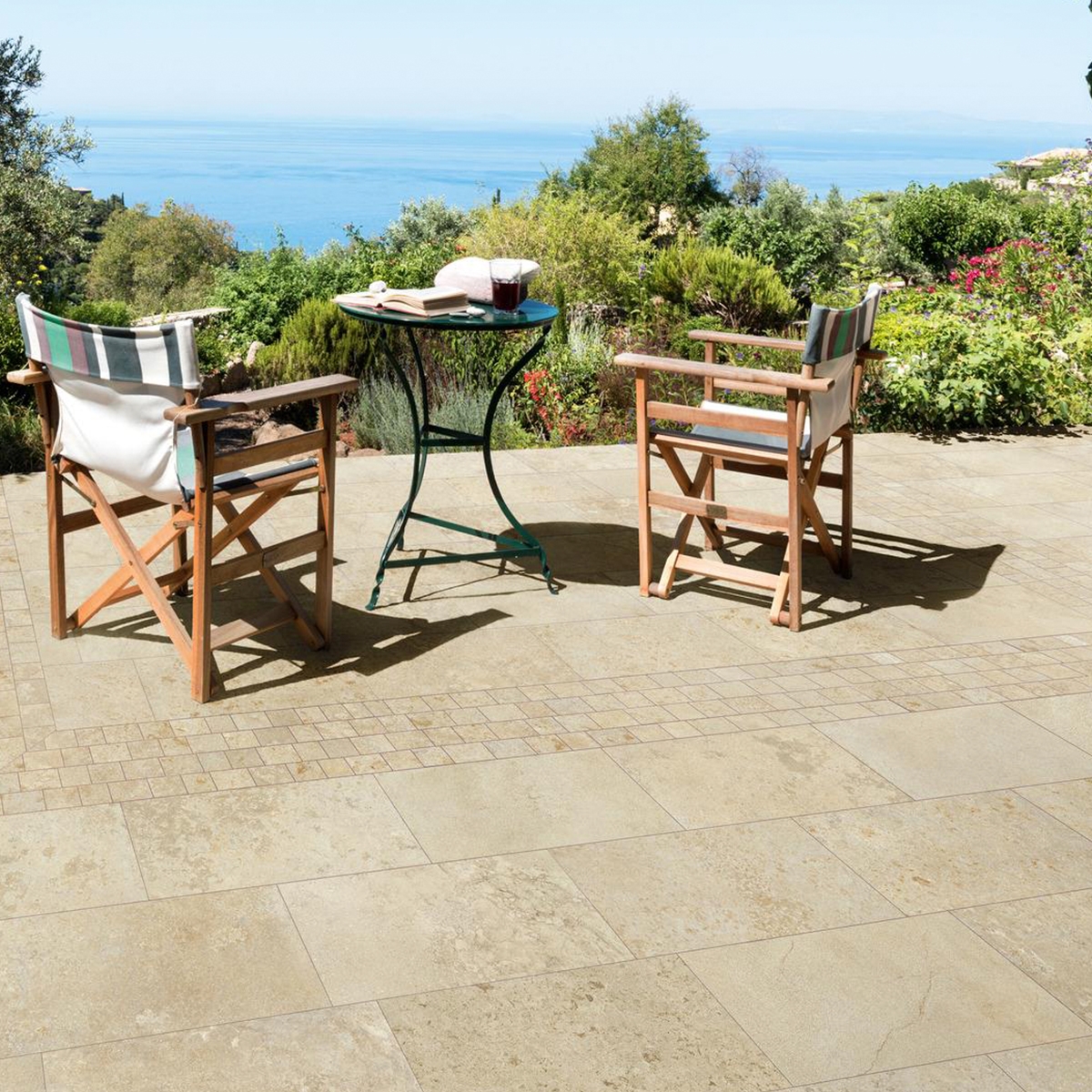 Exterior con pavimento Uniche Arles