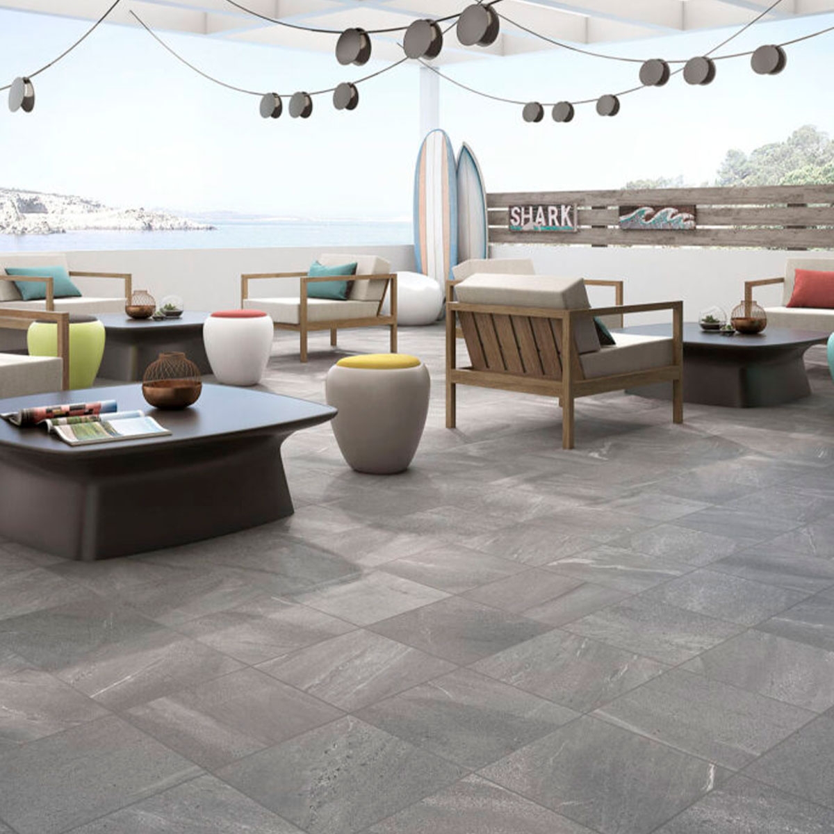 Exterior con pavimento Adz Lavica Stone Gris Antideslizante 33,3x33,3 (Caja 1,33m2)