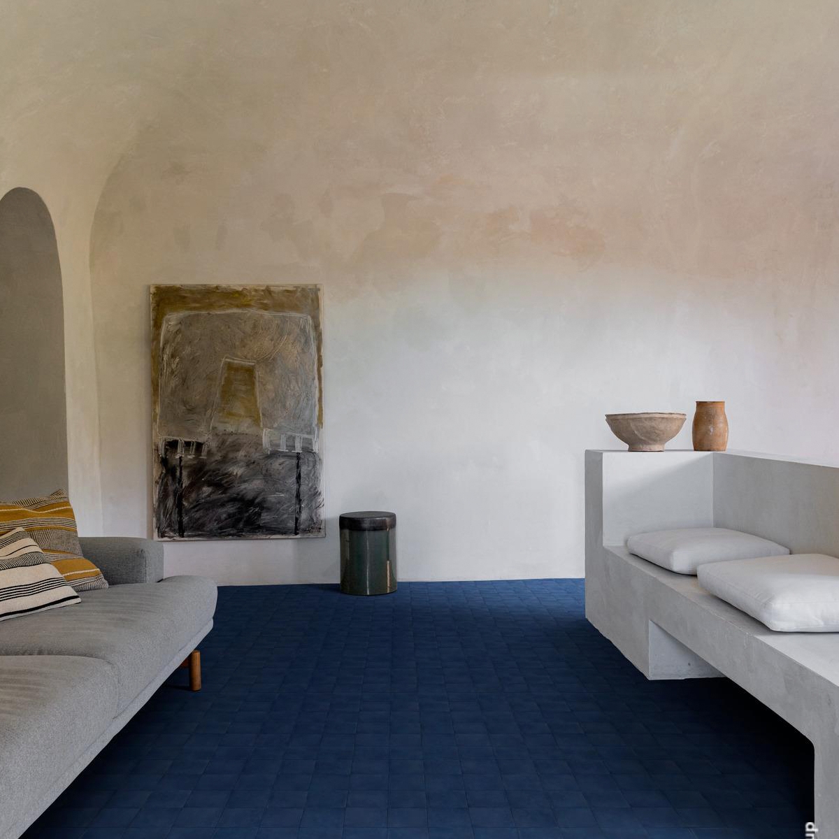 Interior con pavimento Memoria Blu 15x15