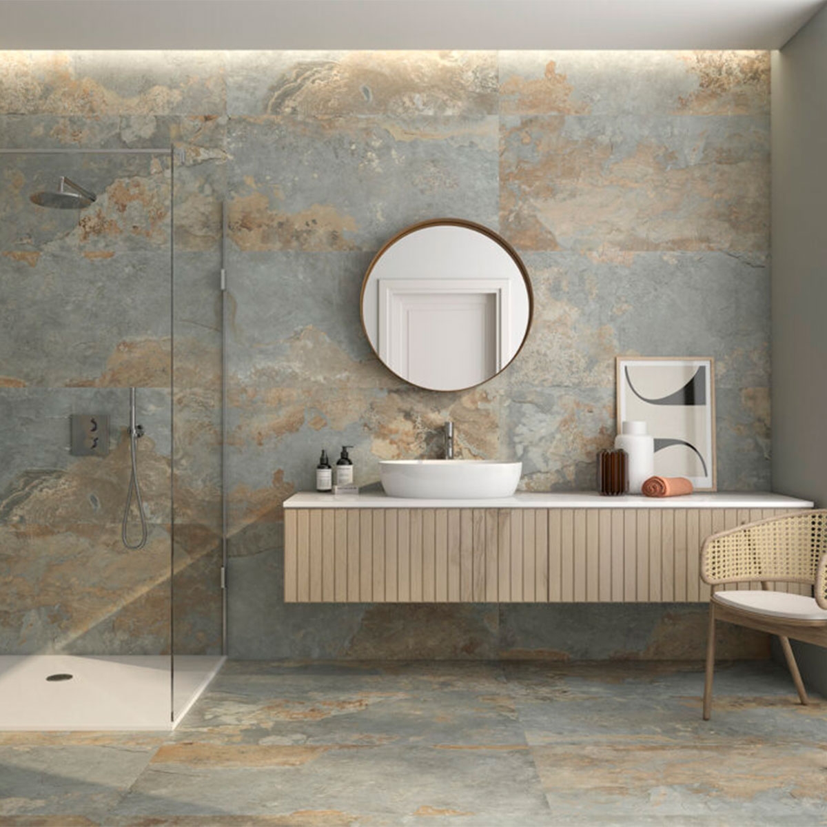 Interior con Pavimento y Revestimiento Cumbria Pearl Antideslizante 60x120