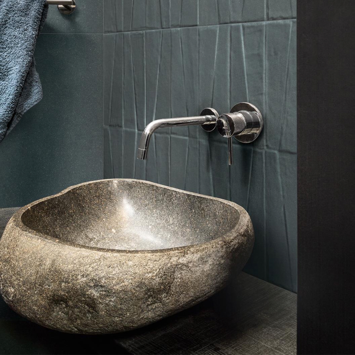 Indigo du mur en cément