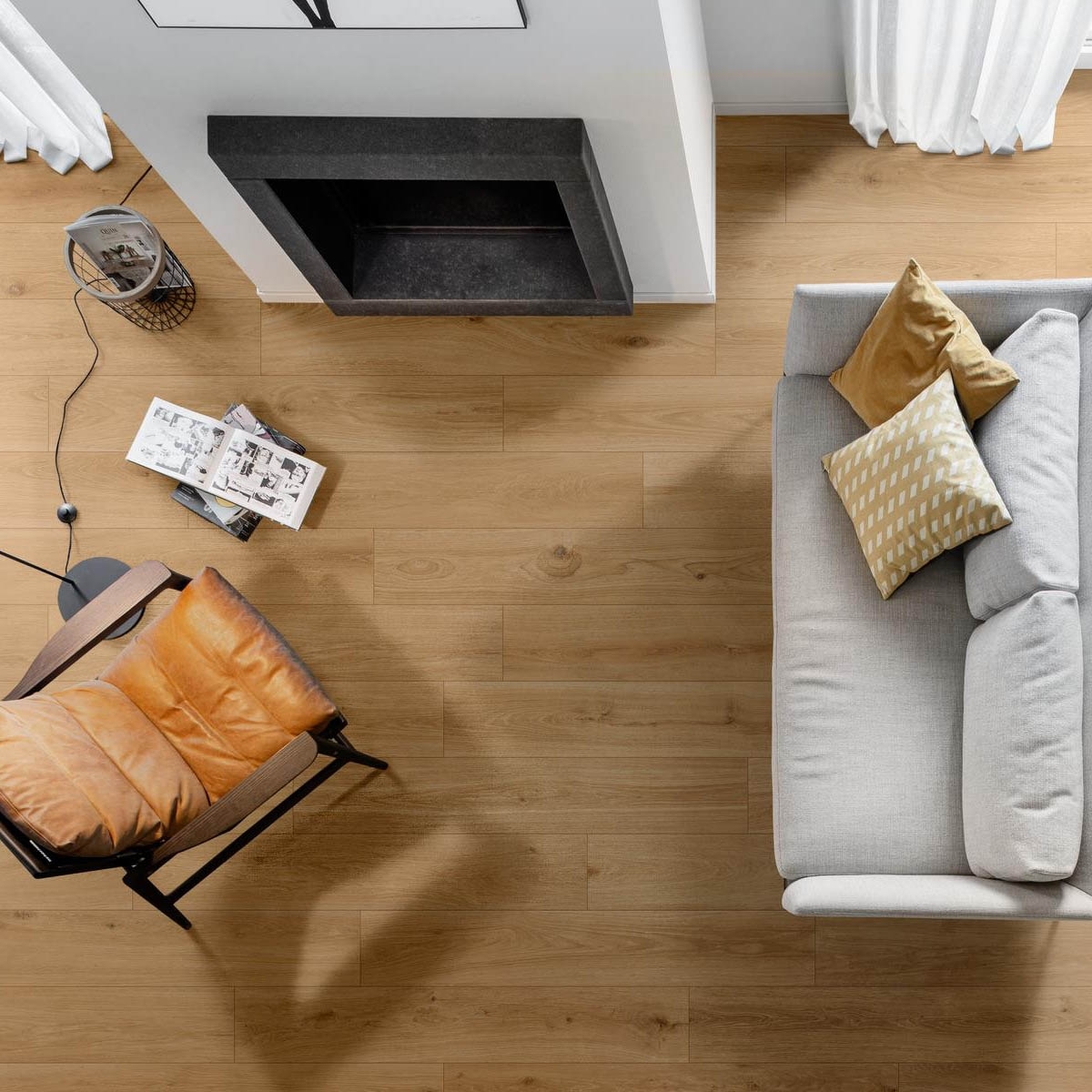 Sala con Pavimento Oltre Caramel 20x120