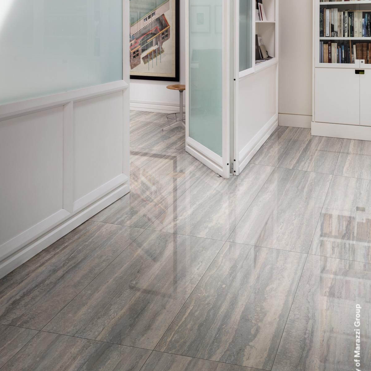 Interior with Silver Lux Travertine Pavement 60x120