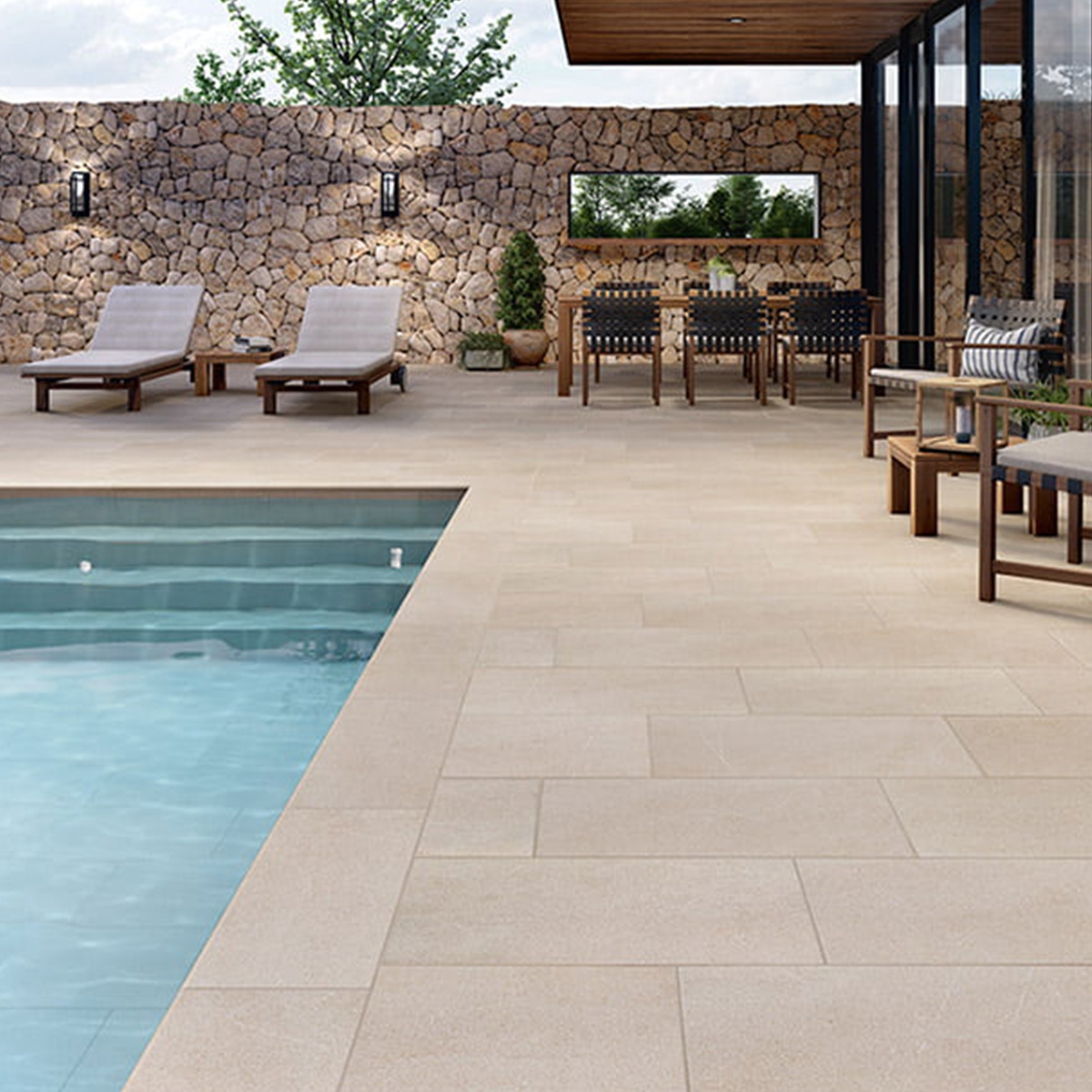 Exterior con Pavimento Aneto Beige Antideslizante 36x72