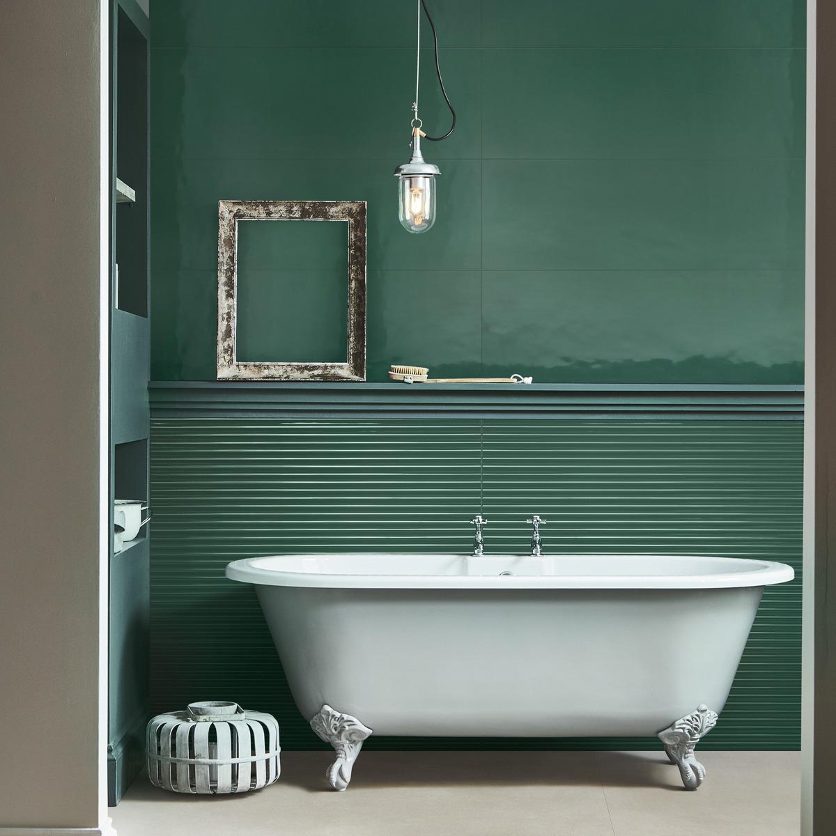 Glückseliger Wald, langsam kalte Nebbia