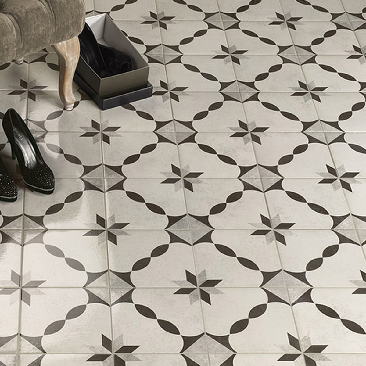 Interior with Tabarca Mistral Pavement 22.5x22.5