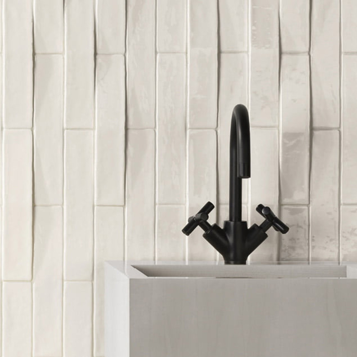 Salle de bain avec revêtement en calc convex mix 5x25