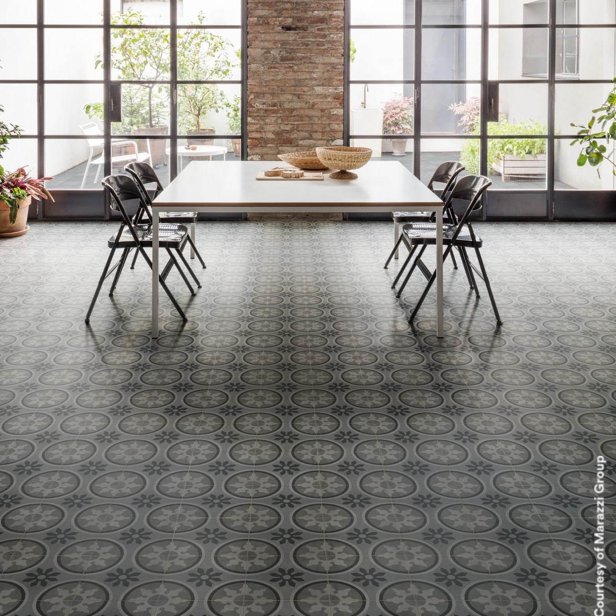 Sala de Jantar com pavimento D_Segni Blend Carbone Tappeto 9 Antiderrapante 20x20