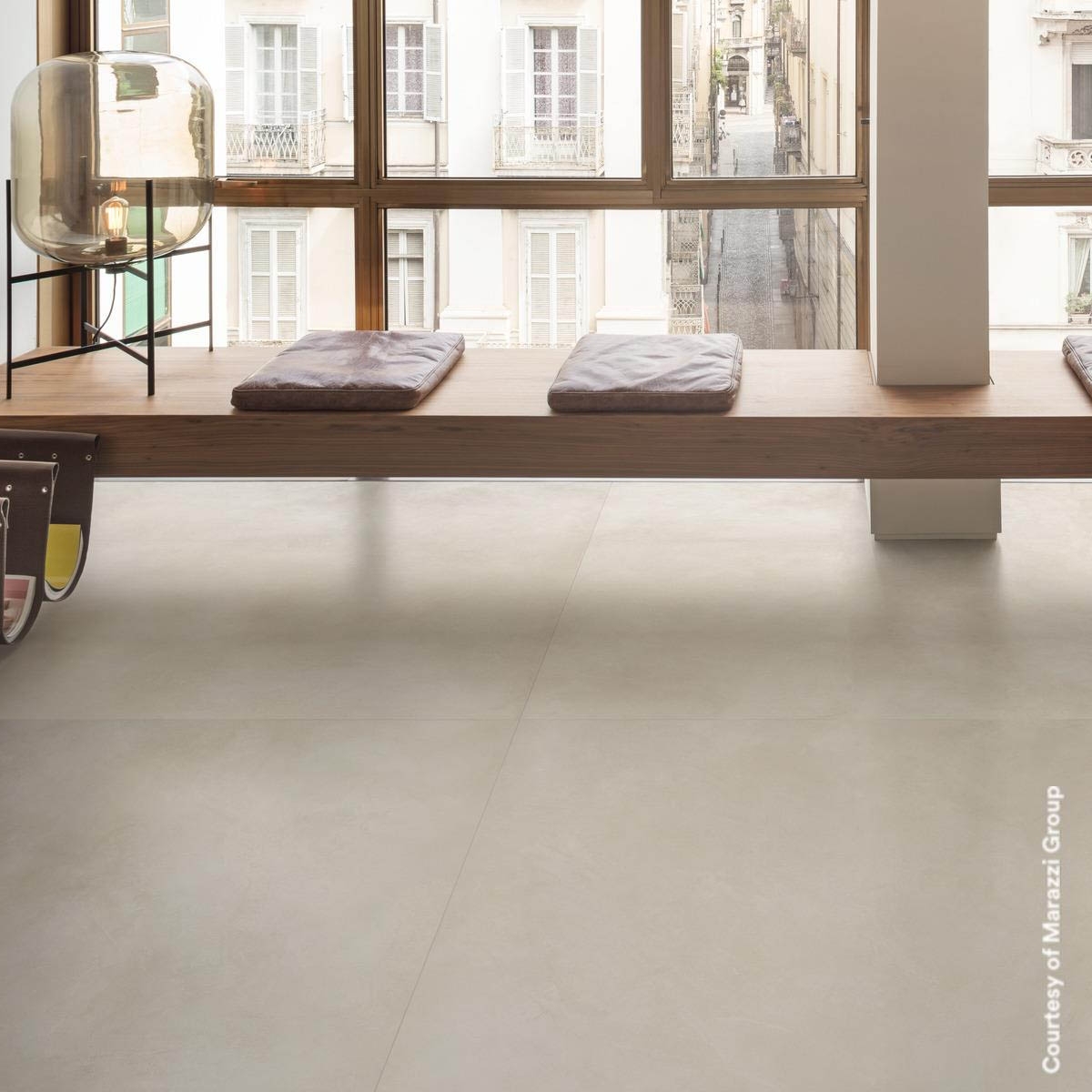 Interior con Pavimento Grande Resin Look Bianco120x120