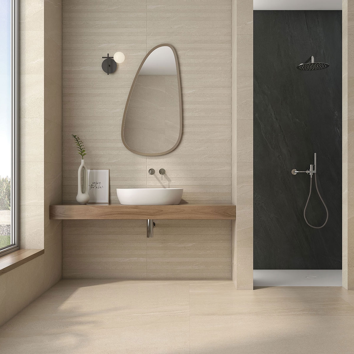 Baño con revestimiento Eddystone P.B Relieve Arena 36x80