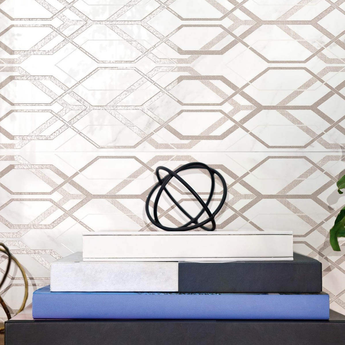 Innenraum mit Marbleplay Decoro Net White Coating 30x90