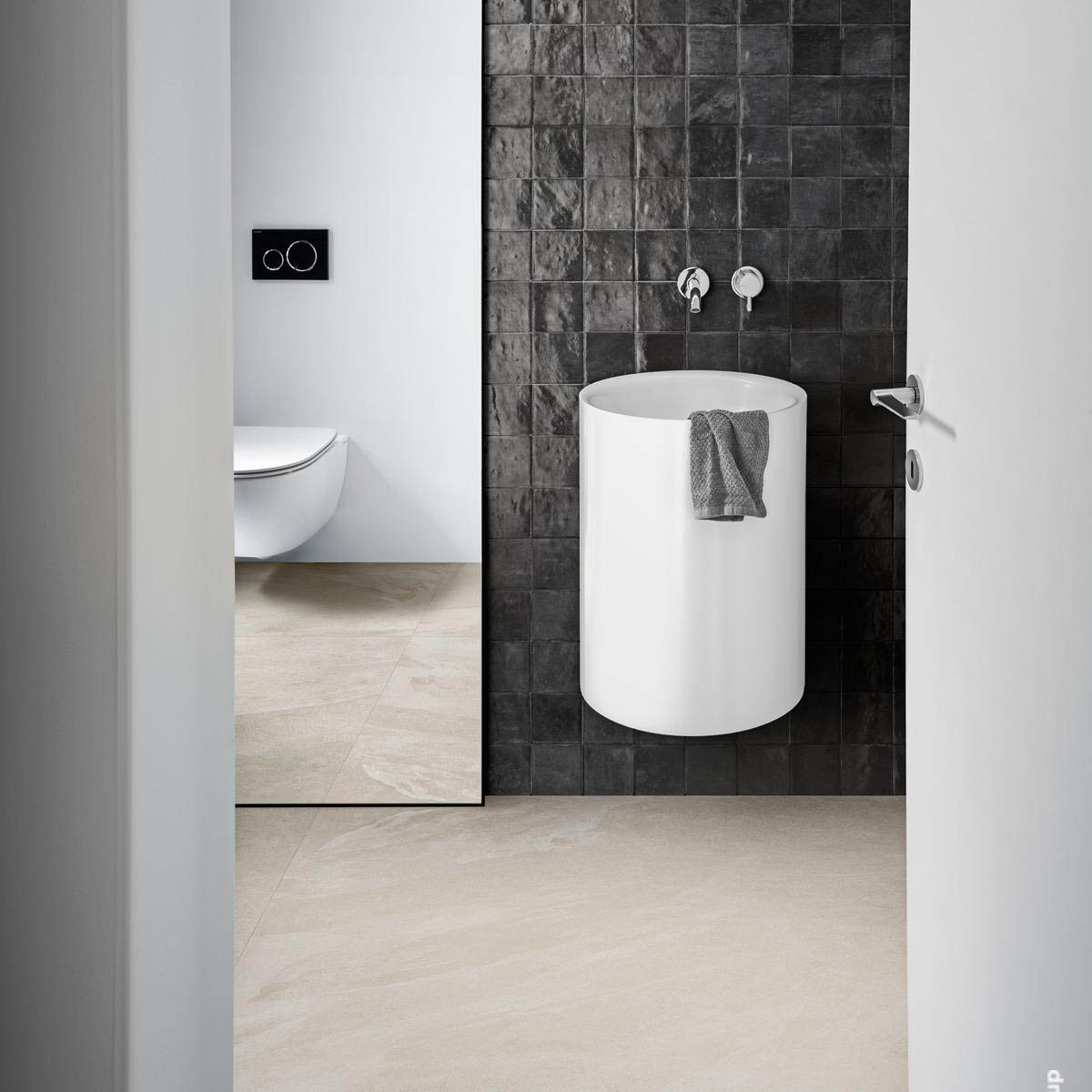 Interior con Revestimiento Zellige Carbone 10x10