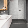 Baño con Revestimiento Mosaico Appeal Grey 20x50