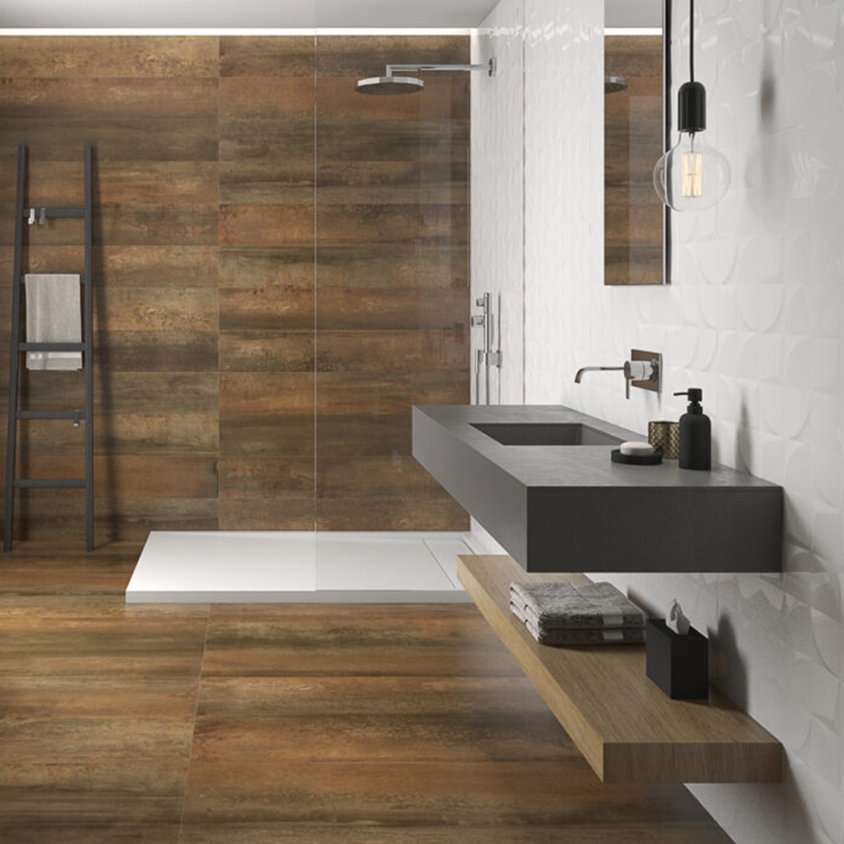 Badezimmer mit weißer glänzender Reliefbeschichtung 30x90