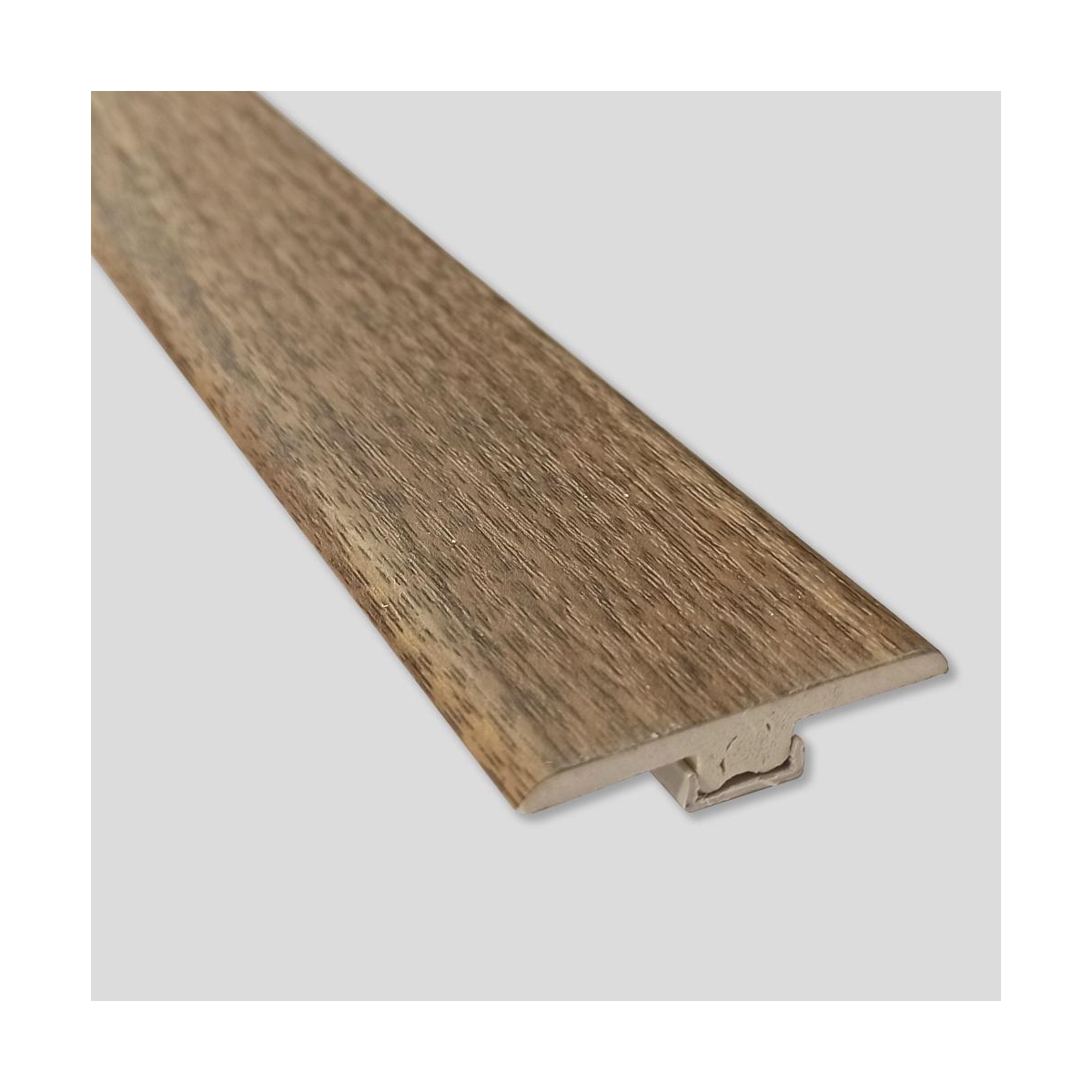 Perfil T Nogal Claro Antideslizante 4.5x240 (Precio por pieza)