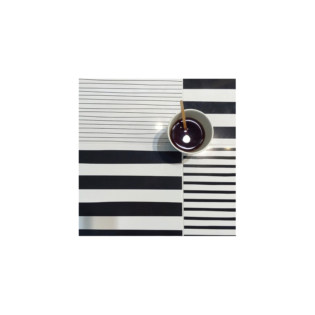 Wallpaper with Vives decorations - Inuit Karo Light (box)