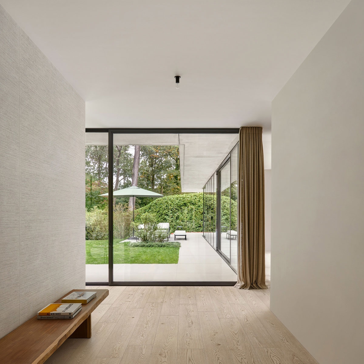 Exterior con Pavimento Mystone Berici Bianco Antideslizante 60x120