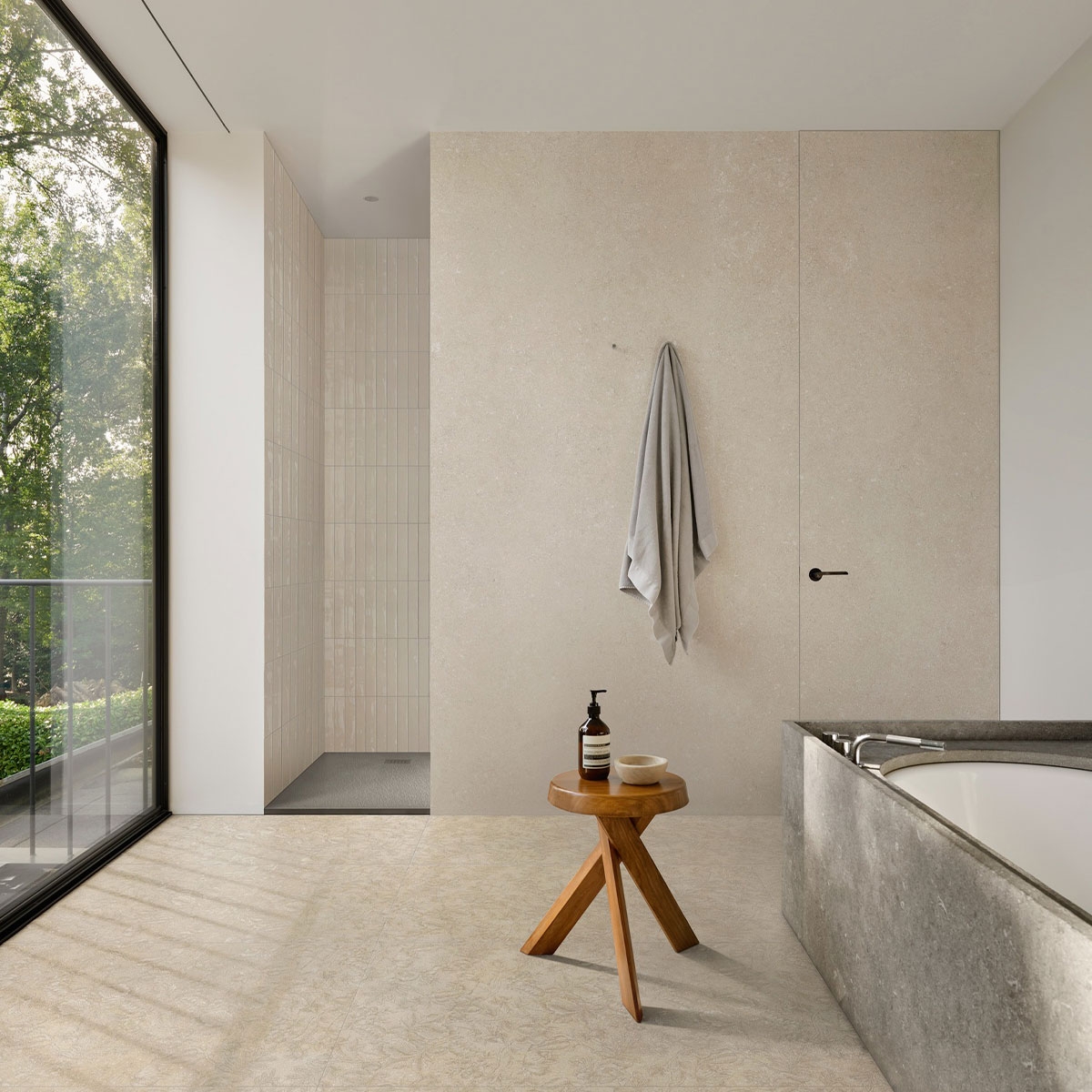 Interior com pavimento Mystone Berici Decoro Flora Beige 60x120
