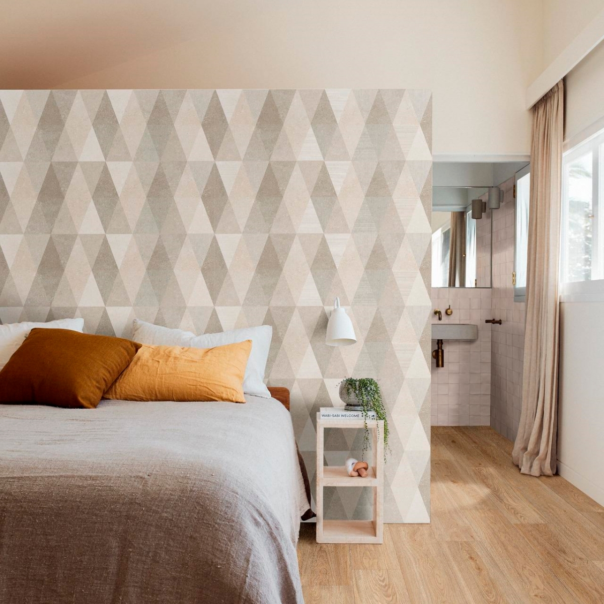 Intérieur avec revêtement mural Decoro Losanga Touch en calcaire 40x120