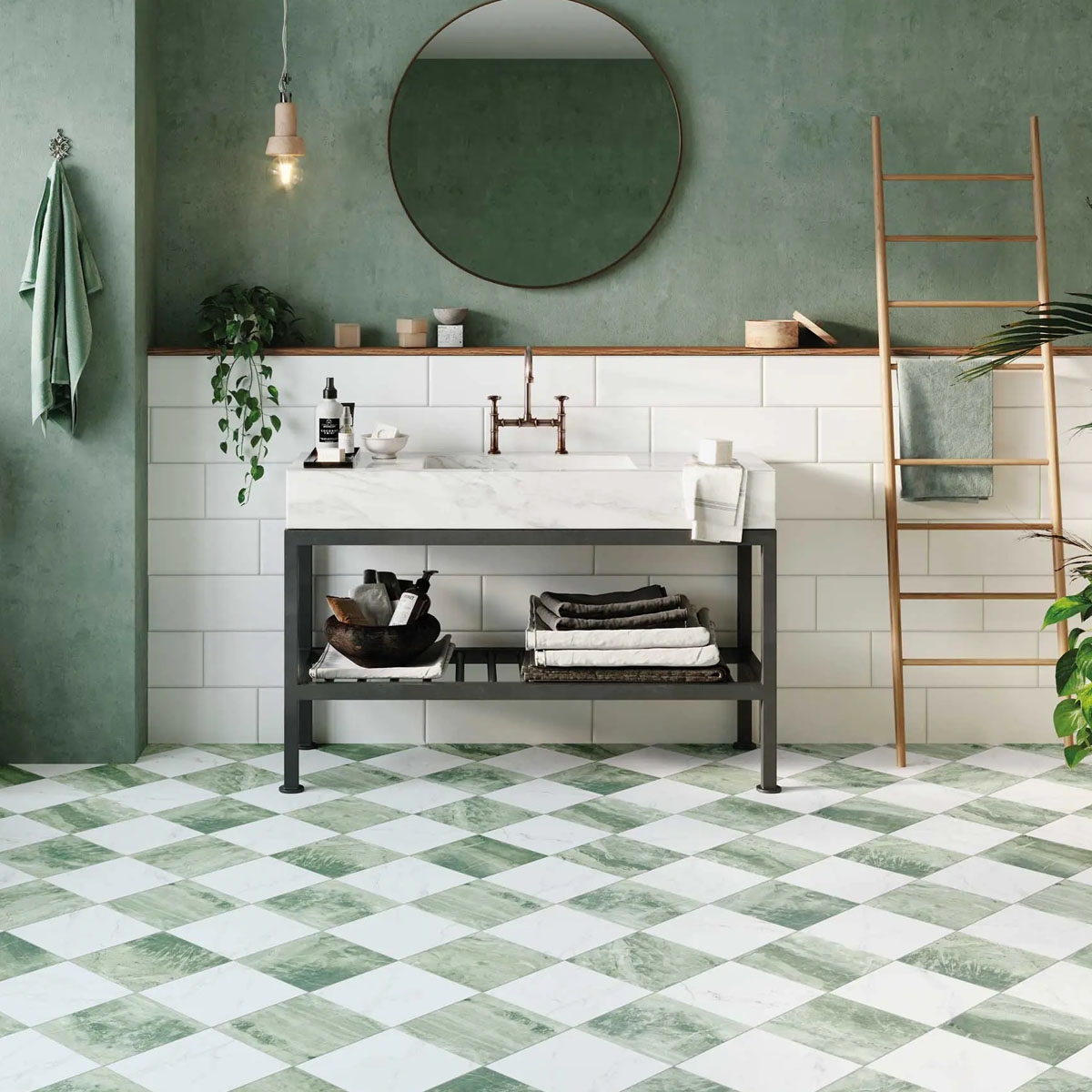 Salle de bain avec trottoir de jungle d’échecs 44x44