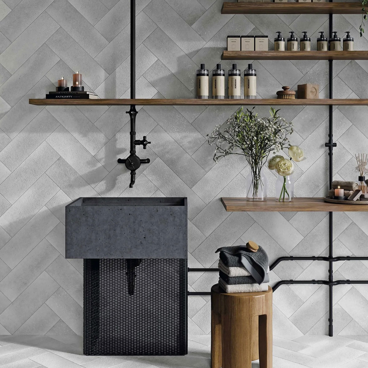 Bathroom with Pavement and Coating Atobón White 15x45