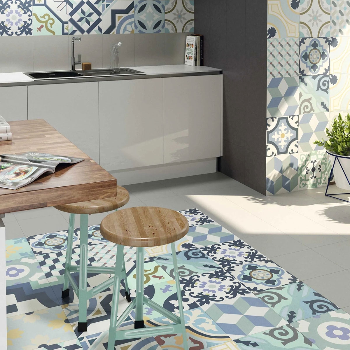 Cuisine avec sols et carreaux muraux Hanoi Blue 33x33