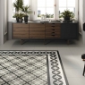 Interior con pavimento Hanoi Circle Esquina 33x33