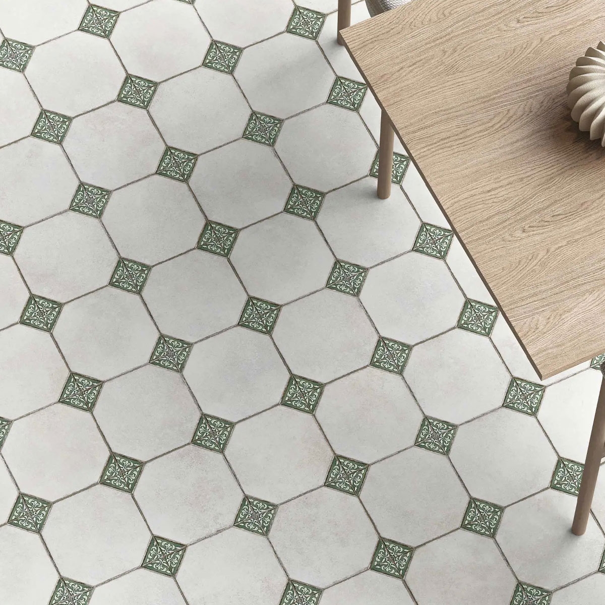 Interior con pavimento Leeds Garden 33x33