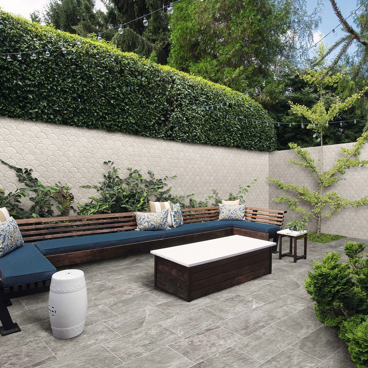 Exterior con Pavimento Scale Slate Ivory Mate 30.7x30.7 (Caja 0.75m2)