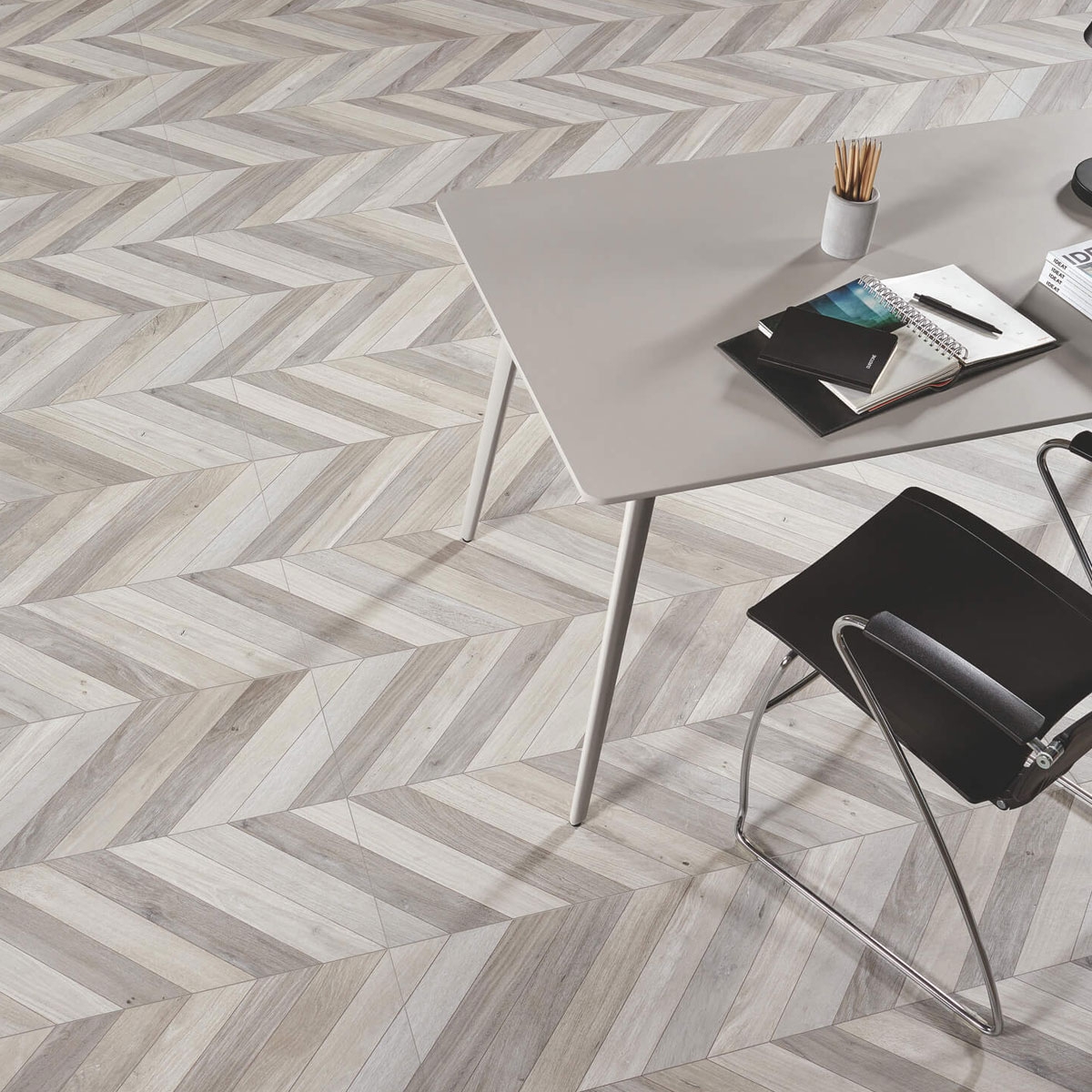 Interior con pavimento Heritage Chevrons Printemps 60x120