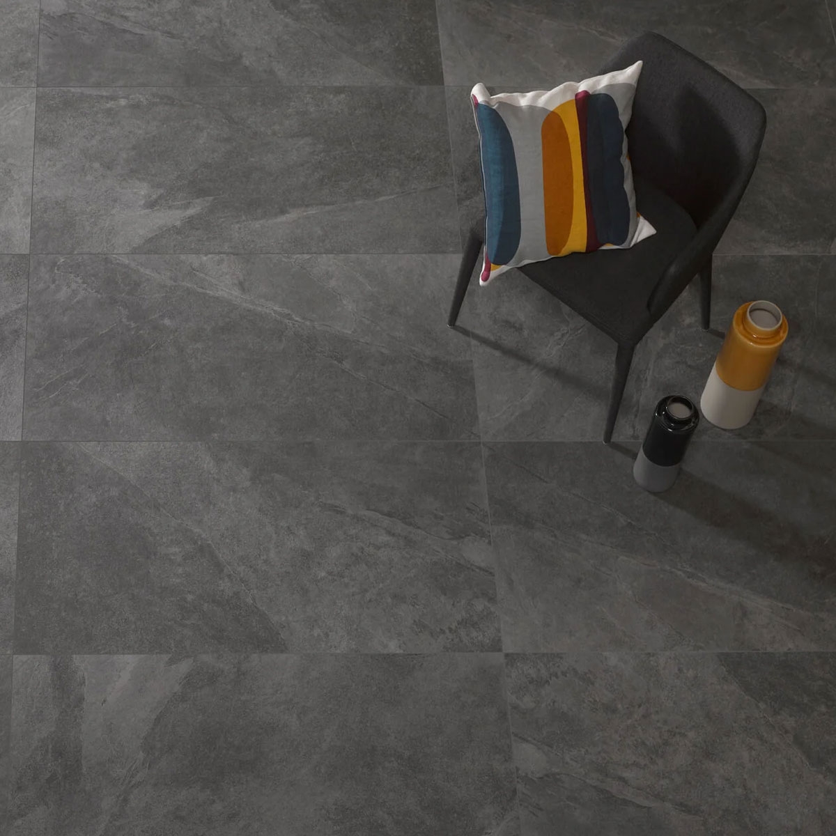 Ambiente con pavimento Mustang Black 60x120