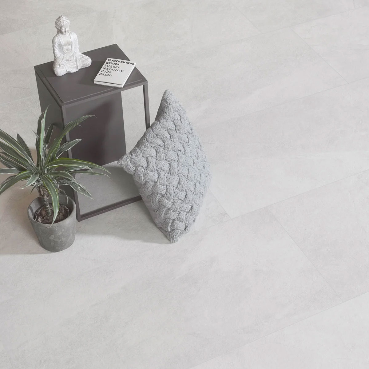 Ambiente con pavimento Mustang Grey 60x120