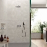 Baño con revestimiento Q Lines Sand 40x120
