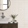 Baño con revestimiento London White Mate 7.2x22.2