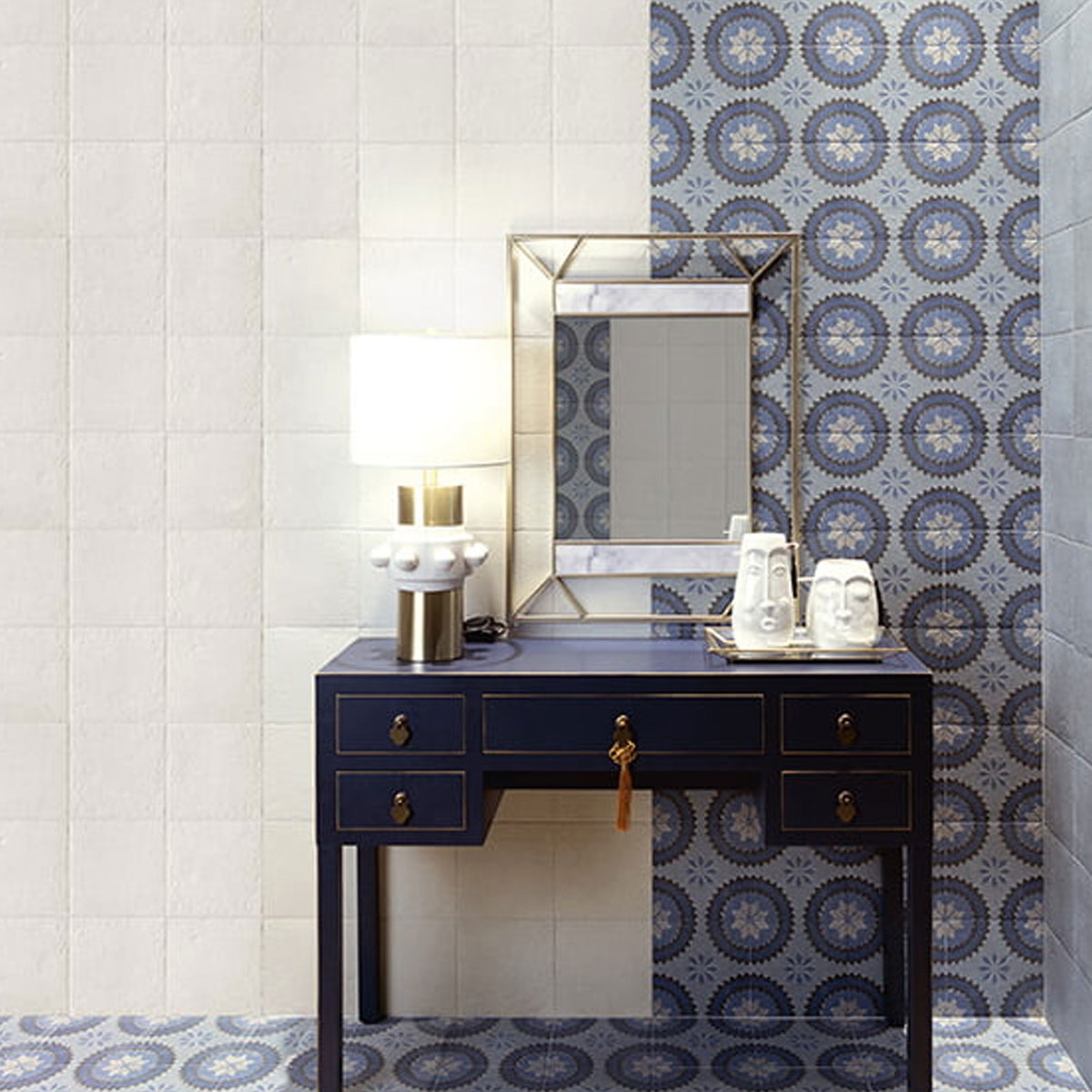 Blue Water White Season 20x20 (Box 1m2)