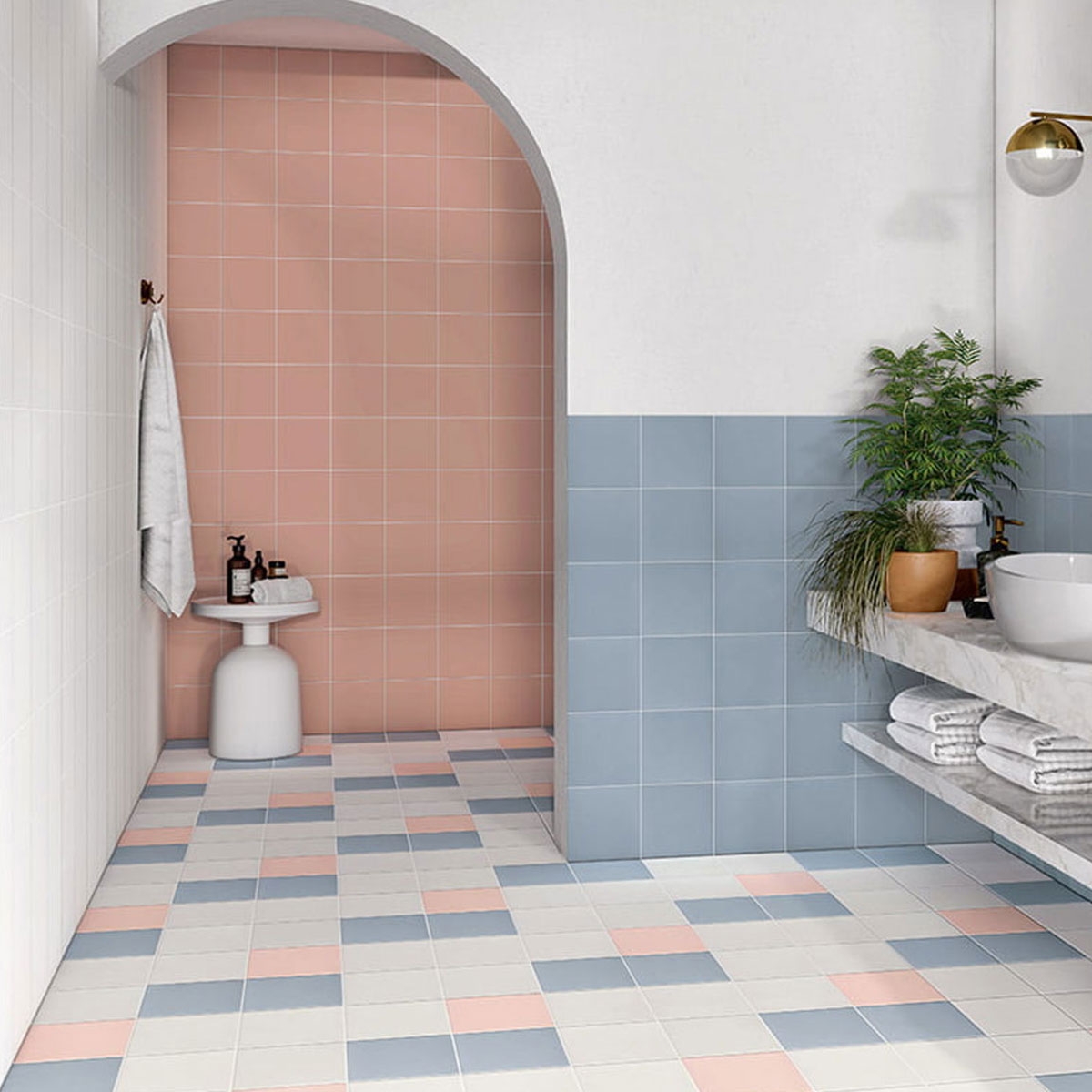 Baño con pavimento y revestimiento Normandy Technical Soft Shell 20x20