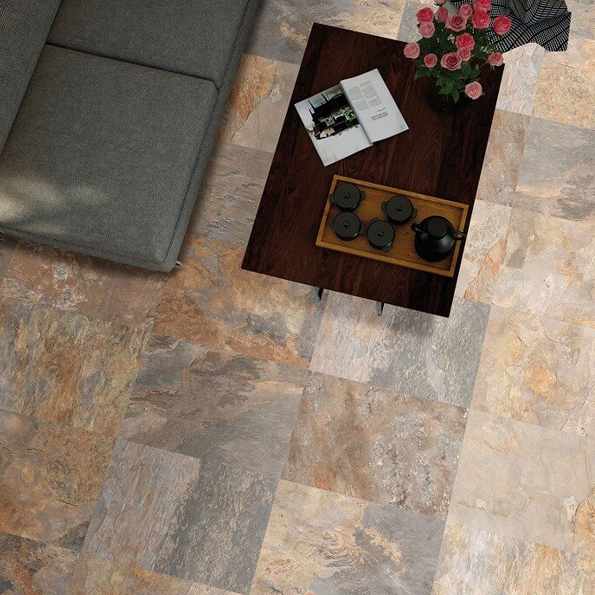 Interior con pavimento Ardesia Ocre 40.8x66.2