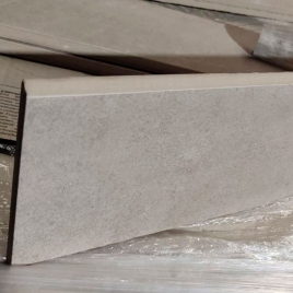 Rodapie Canto Romo Midtown Grey 10x60 (Pack 51 piezas)