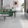 Sala con Pavimento Macael Blanco Pulido 60x120 cm