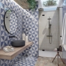Interior con revestimiento y pavimento Marrakech Tetuan Azur 15x15