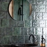 Baño con revestimiento Mahon Smeraldo 15x15