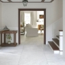 Interior con pavimento Valley White 100x100
